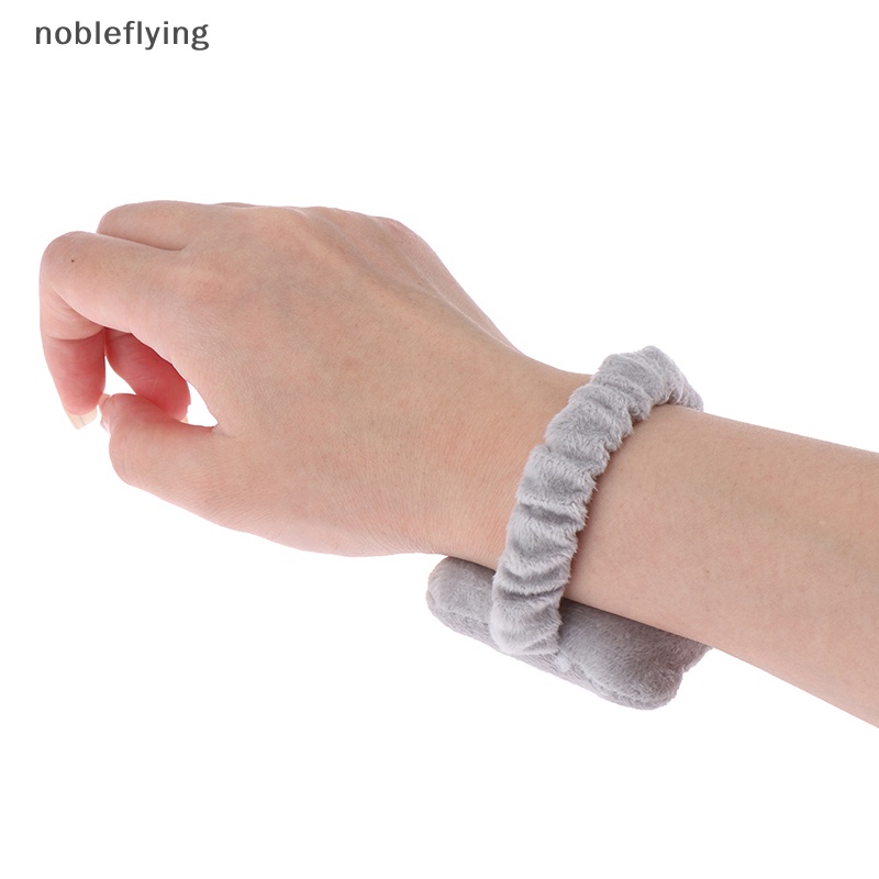 หมอนรองข้อมือ ผ้ากํามะหยี่ขนนิ่ม รูปหนูน่ารัก ป้องกันการสึกหรอ สําหรับรองข้อมือ