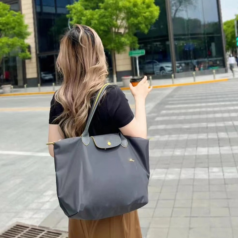 War Horse กระเป๋า tote สำหรับผู้หญิง ทำจาก nylon และหนังวัว ปักลาย Pegasus กันน้ำ - รูปที่ 3