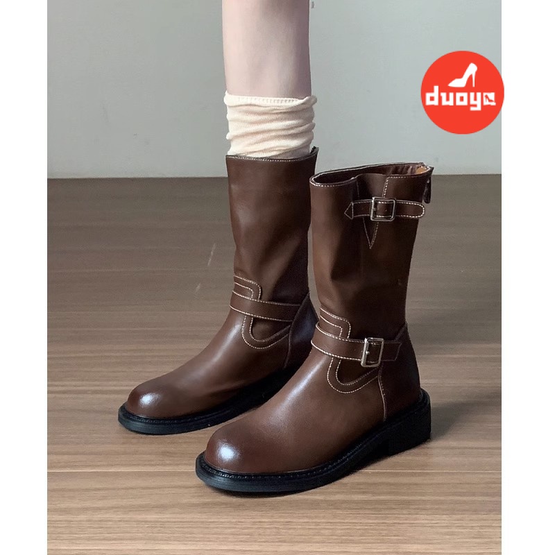 Duoya ยางรัดผมตรง หนังนิ่ม จากโรงงาน ~[พร้อมส่ง]รองเท้าบูทมาร์ติน หนังนิ่ม ส้นหนา แต่งหัวเข็มขัด สีน้ําตาล สไตล์ตะวันตก แฟชั่นคาวบอย สําหรับผู้หญิง