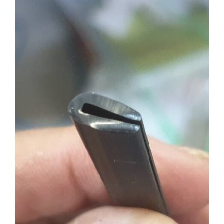 ยางกันบาด หรือ ยางเสียบ ขนาด5/16″หรือ 8มิล ใส่ขอบเหล็ก  เหมาะใช้กับเหล็กความหนา ไม่เกิน 2มิล ราคามีส่วนลดตามความยาว ราคา ถูกที่สุด ดีลบีเคเค แกลเลอรีภาพที่ 5