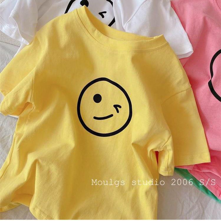 【เสื้อยืดเด็ก】เสื้อยืดคอกลม แขนสั้น ผ้าฝ้าย พิมพ์ลาย สไตล์เกาหลี แฟชั่นสําหรับเด็กผู้ชาย และผู้หญิง (1-11 ปี) (4 สี)