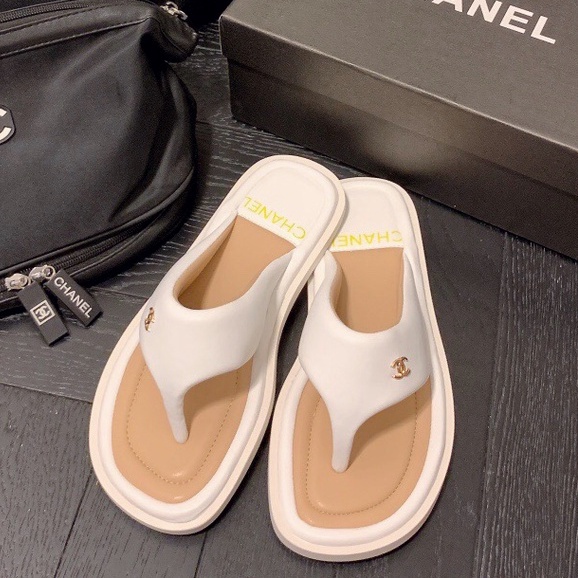 Chanel 2023 ใหม่ รองเท้าแตะชายหาด ฤดูร้อน ขนมปัง (พร้อมกล่องรองเท้า)