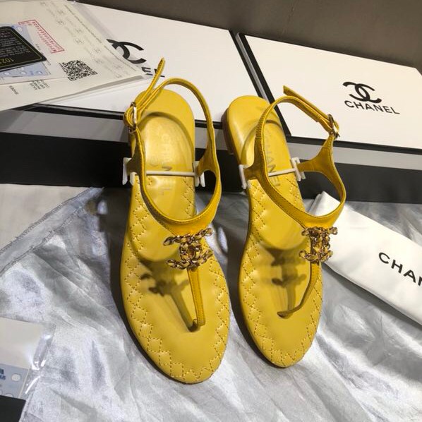 รองเท้าแตะ ส้นเตี้ย Chanel ของแท้ 100% สีเหลือง สําหรับผู้หญิง