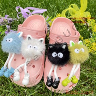 Cute plush ball  CROCS Jibbitz set（ไม่รวมรองเท้า） อุปกรณ์เสริมหัวเข็มขัด น่ารัก สําหรับตกแต่งรองเท้า DIY