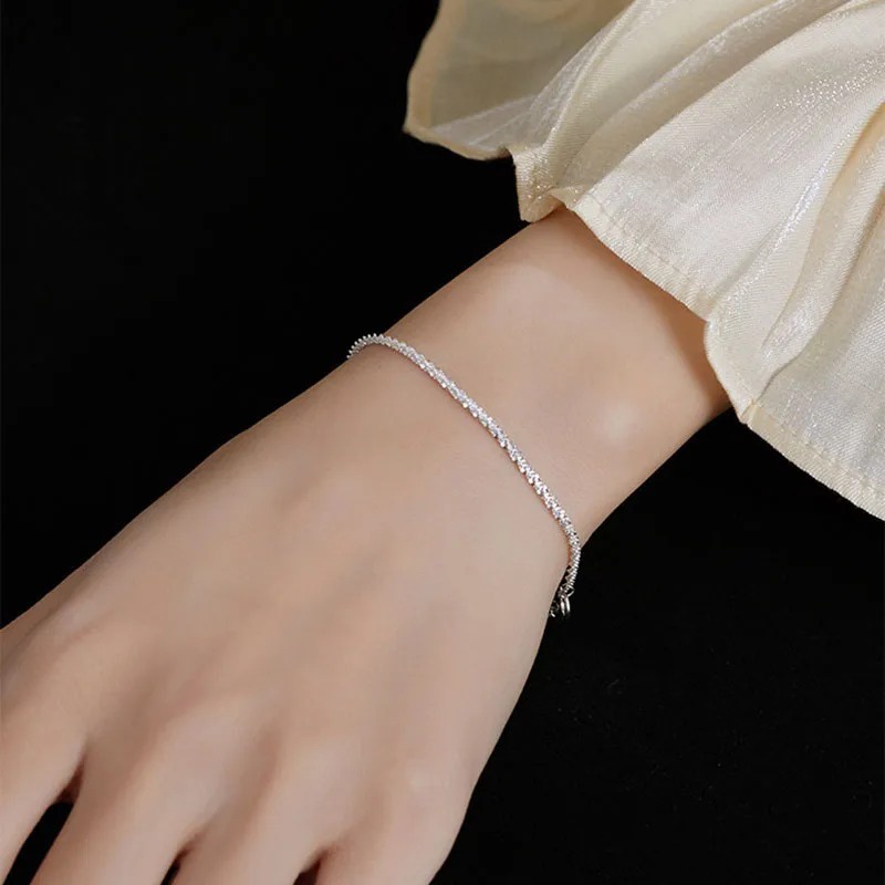 ชุดเครื่องประดับ สร้อยข้อมือ กําไลข้อมือ สร้อยคอ แหวน สีเงิน สามารถปรับได้ เหมาะกับของขวัญงานแต่งงาน สําหรับผู้หญิง