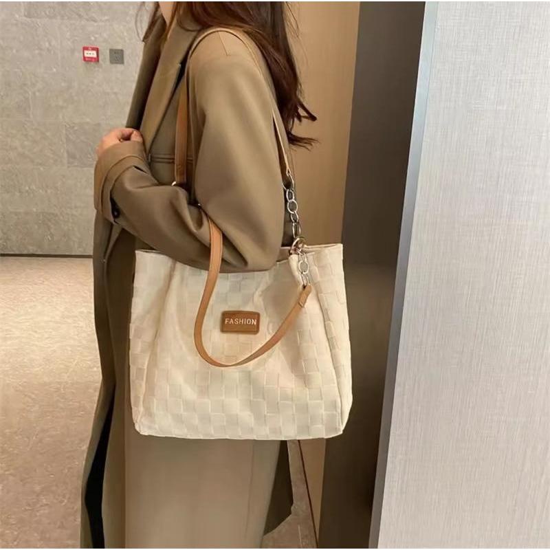 【พร้อมส่ง】miss bag fashion กระเป๋าแฟชั่นกระเป๋าสะพายไหล่ กระเป๋าคล้องไหล่ผู้หญิง