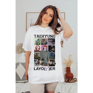 ใหม่ เสื้อยืดลําลอง ผ้าฝ้าย แขนสั้น คอกลม พิมพ์ลาย Kpop BANGTAN V Kim Tae Hyung FIRST SOLO ALBUM Layover สําหรับผู้ชาย และผู้หญิง 2023