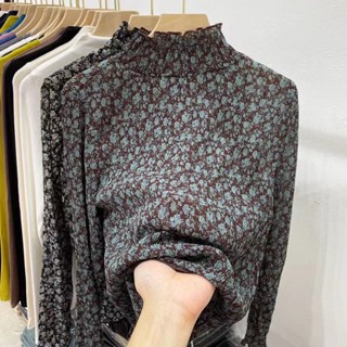 เสื้อยืดคอเต่า พิมพ์ลายดอกไม้ แต่งจับจีบ แต่งหูไม้ สําหรับผู้หญิง