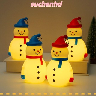 Suchenhd จี้ไฟ LED พลาสติก ลายการ์ตูนสโนว์แมน สีแดง เรืองแสง สีฟ้า สําหรับแขวนตกแต่งต้นคริสต์มาส