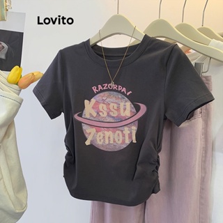 Lovito เสื้อยืดลําลอง แขนสั้น พิมพ์ลายตัวอักษร แต่งจีบย่น Basic สําหรับผู้หญิง LNA24023 (สีขาว/ดํา)