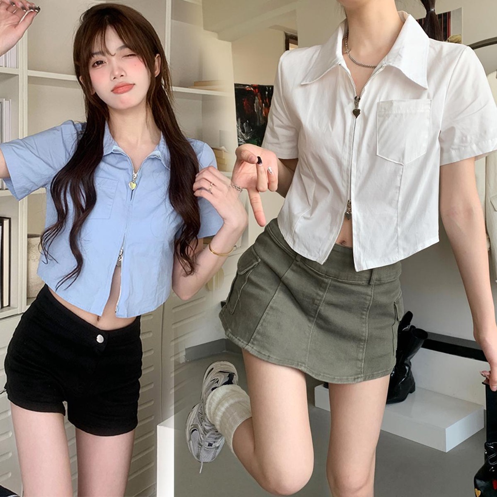👚พร้อมส่ง👚เสื้อเชิ้ตสีขาวครอป เสื้อวินเทจแฟชั่นน่ารัก แขนสั้น คอปก สไตล์เกาหลี หลวม มินิมอล สําหรับผ