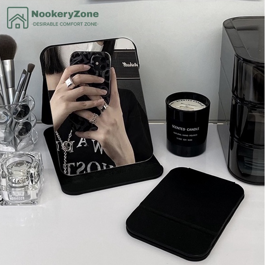 NookeryZone กระจกแต่งหน้า หนัง pu พับได้ แบบพกพา สไตล์เรโทร สําหรับหอพักนักเรียน สํานักงาน ตั้งโต๊ะ เหมาะกับผู้ชาย และผู้หญิง