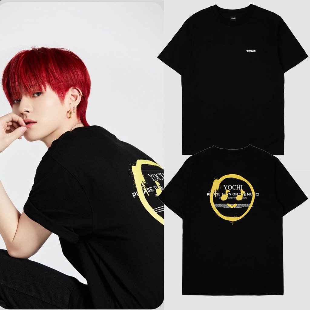 ยินดีต้อนรับ a เสื้อเชิ้ต พิมพ์ลาย Tresure truz yochi ด้านหน้า และด้านหลังSize S-5XL