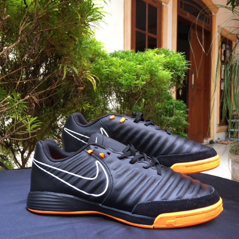Sepatu futsal nike tiempo hot sale