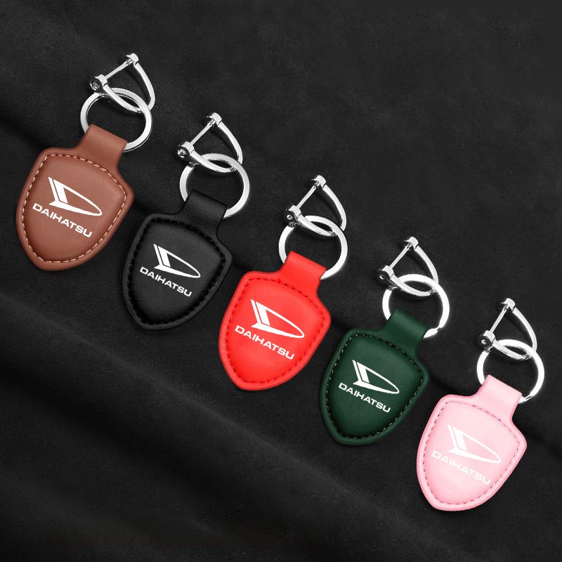 1 PCS รถ shield Key Chain PU หนังพวงกุญแจอุปกรณ์เสริมสําหรับ Daihatsu Terrios Siirion Mira Materia Rocky YRV D-Base DR Pico Copen