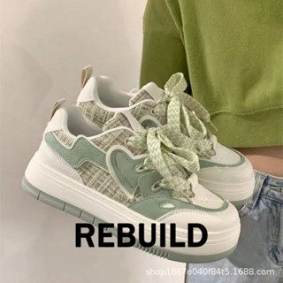 REBUILD รองเท้าผ้าใบผู้หญิง สีขาว พื้นหนา รองเท้าผ้าใบส้นสูงส้นหนา รองเท้าแฟชั่น ผูกเชือก 2023 NEW FBX2390QIQ 37Z230913