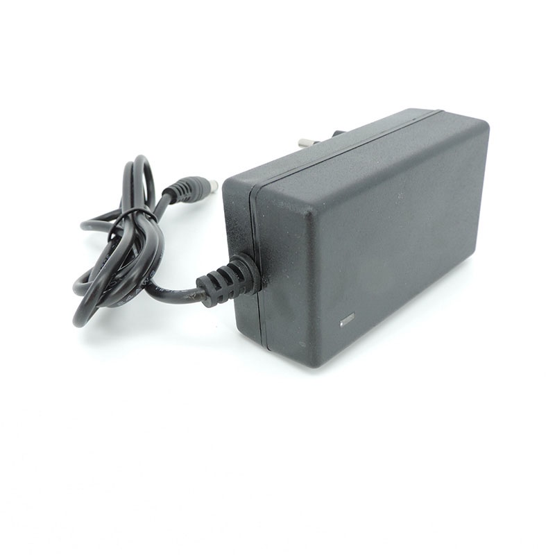 อะแดปเตอร์ชาร์จแบตเตอรี่ลิเธียม AC DC 12.6V 1A 2A 12 รูปที่ 3