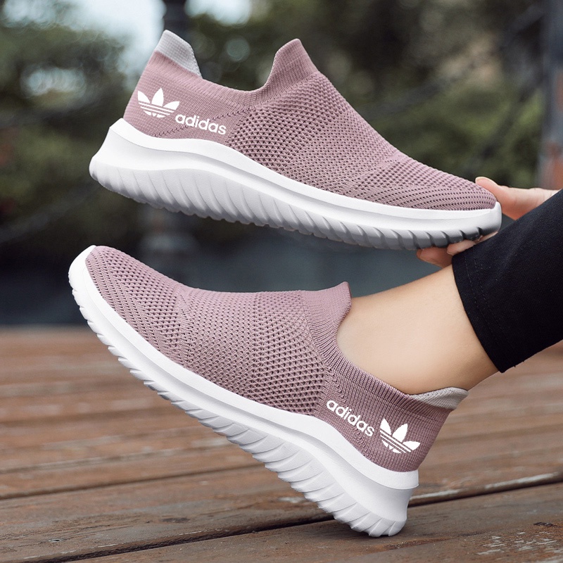 【จัดส่งขวาตอนนี้】รองเท้ากีฬาลําลอง ไร้เชือก 5 สี ไซซ์ 35-43 แฟชั่นคู่รัก สไตล์คลาสสิก สําหรับผู้หญิง