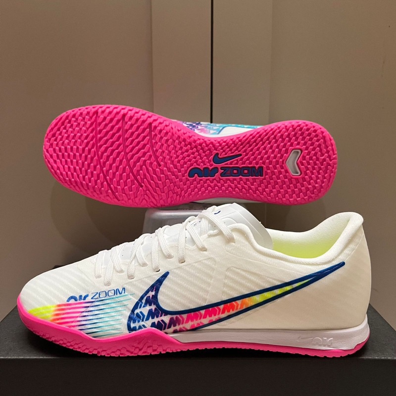 รองเท้าฟุตซอล nike Zoom Mercurial Vapor 15 Academy สีขาว สีชมพู หลากสี กีฬา