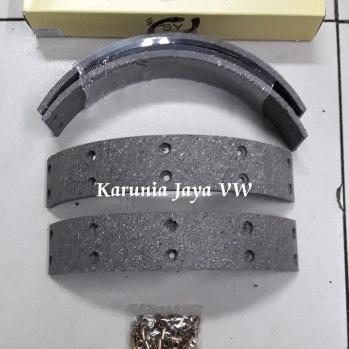 VW BEETLE 1303 ผ้าเบรคด้านหลังบนอะไหล่ VW SPARE คุณภาพ VW SPARE PARTS
