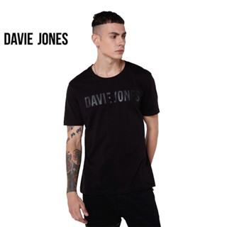 DAVIE JONES เสื้อยืดพิมพ์ลายโลโก้ สีดำ Logo Print T-Shirt in black LG0031BKสามารถปรับแต่งได้