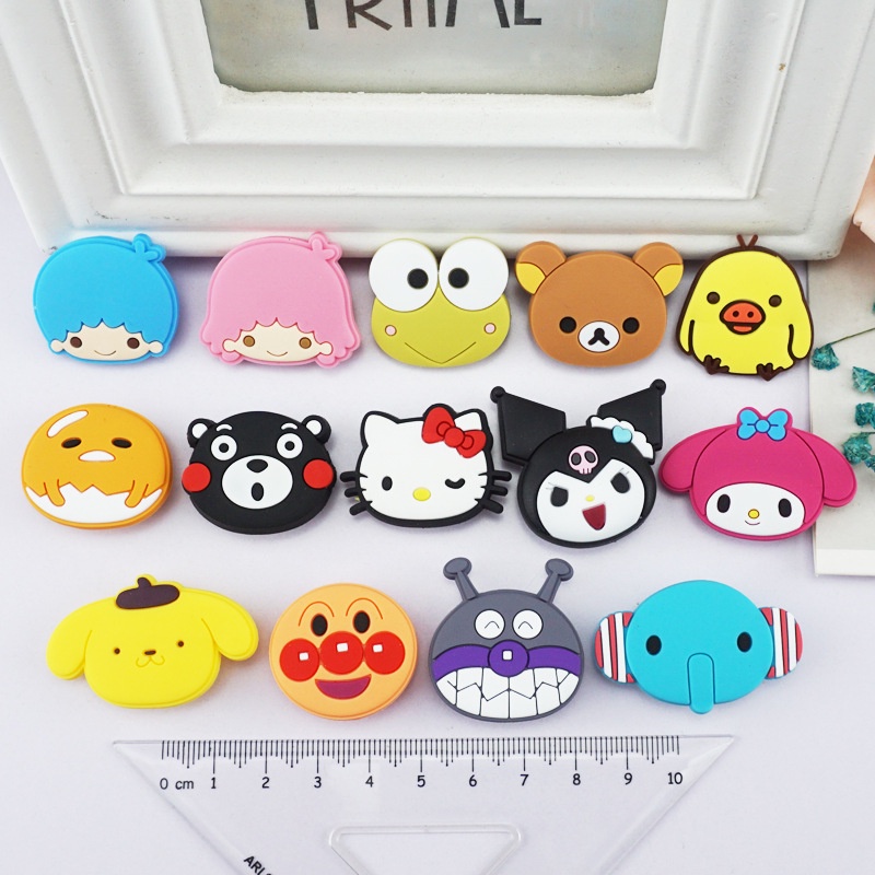 การ์ตูน Hello Kitty Crocs Jibbits Kuromi Jibitz Charm Pikachu จี้รองเท้า Pin เพนกวิน หมี Jibits Crocks สําหรับเด็ก อุปกรณ์เสริมตกแต่งรองเท้า