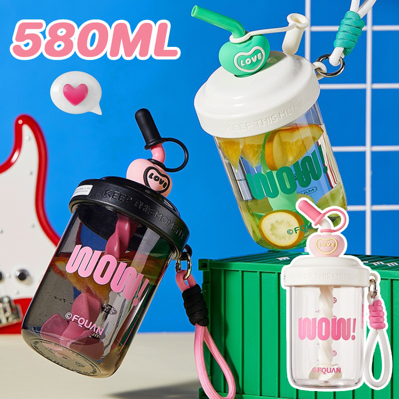 ขวดน้ำพลาสติก 580ML พร้อมหลอดดูด หลอดกวน มีที่เก็บฝาหลอด คุณภาพสูง กันรั่วซึม สะดวกในการพกพา