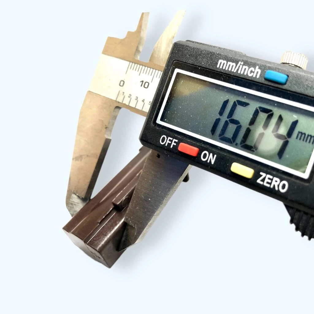 DK1 แปรงถ่านคาร์บอน มอเตอร์ดูดฝุ่น แบบเสียบ (คู่) thumbnail 5