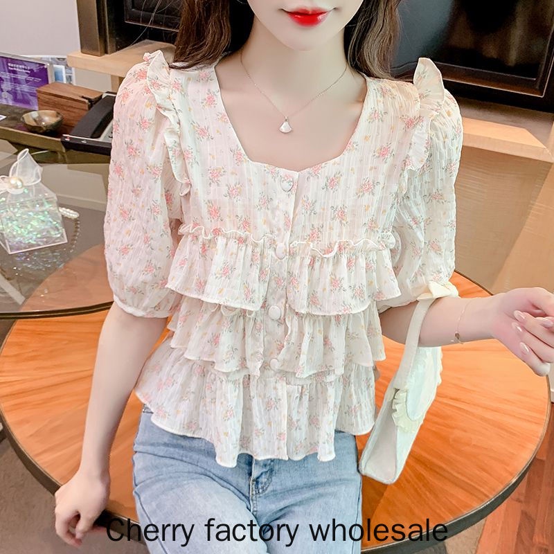 เสื้อเชิ้ตแขนสั้น คอสี่เหลี่ยม ผ้าชีฟอง แต่งระบาย ทรงหลวม ลายดอกไม้ สองชั้น แฟชั่นสไตล์เกาหลี สําหรับผู้หญิง