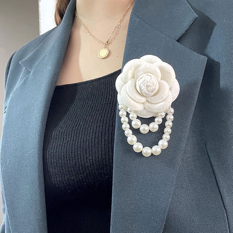 ผ้า Camellia Pearl Chain เข็มกลัดดอกไม้ Corsage สุภาพสตรีชุดแต่งงาน Decor เครื่องประดับแฟชั่นผู้หญิงเสื้ออุปกรณ์เสริมของขวัญ