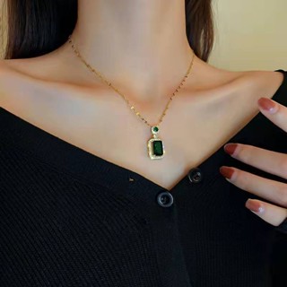 Network popular style small square zircon advanced light luxury green zircon titanium steel necklace minority design temperament clavicle chain