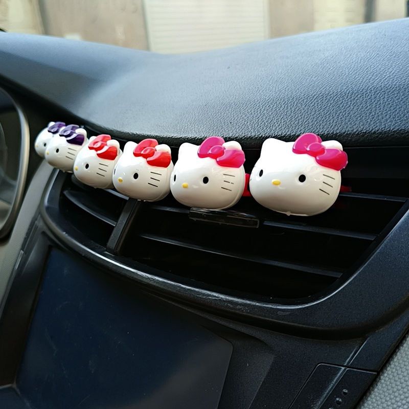 Hello Kitty Car Air Outlet ตกแต่งน้ําหอม Aromatherapy ส่งออกไปยังญี่ปุ่นของขวัญสินค้า HelloKitty น้ําหอมเครื่องประดับ