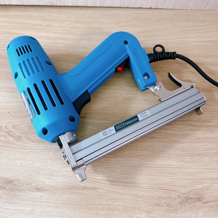 U เครื่องยิงเล็บ, ฝาครอบที่นั่ง 1022J ใช้ไฟฟ้า 220v พิเศษตะกร้าของขวัญคลิกพร้อมเล็บ 1 กล่อง 1008J