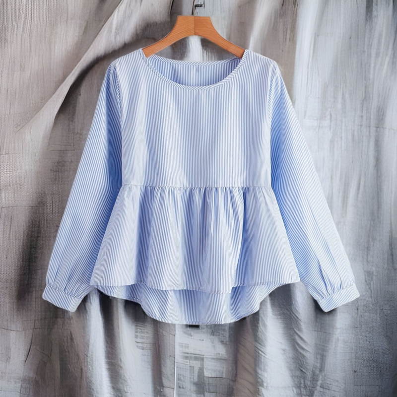 Blouse4060 เสื้อแขนยาวลายริ้วสีฟ้าขาว ทรงหน้าสั้นหลังยาวชายระบาย ผ้าคอตตอนเกรดพรีเมียมเนื้อดี