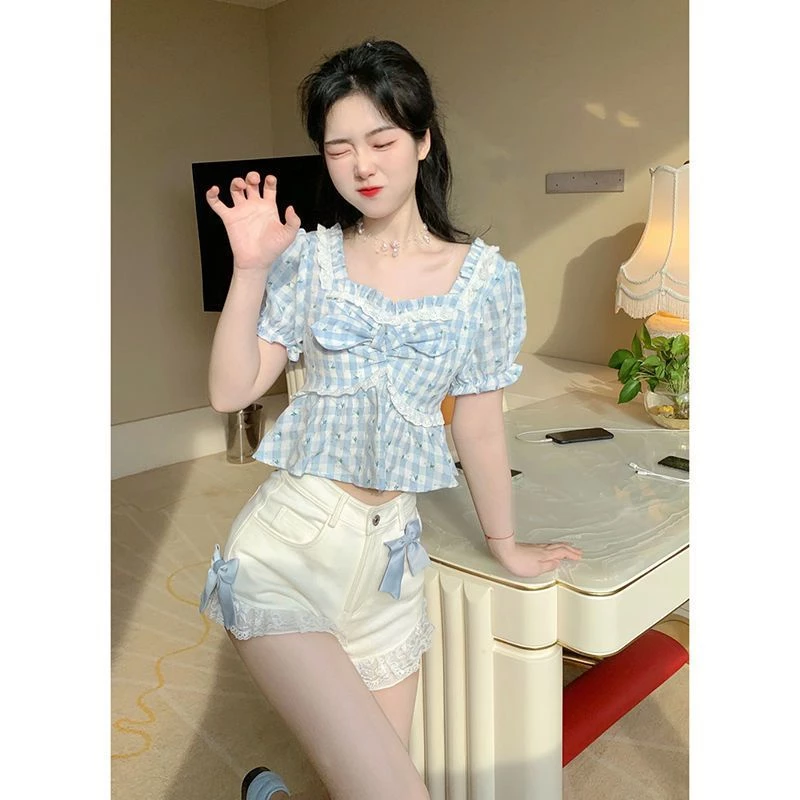 เสื้อเชิ้ตแขนสั้นลายสก๊อตสีฟ้าลายดอกไม้ผูกโบว์ thumbnail 4