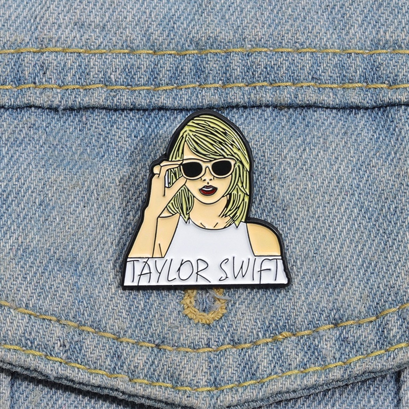 Ts-swift-taylor เข็มกลัด รูปวงร็อค หกทัวร์ สําหรับตกแต่งกระเป๋าเป้สะพายหลัง กระเป๋าเอกสาร เครื่องประดับ ของขวัญ