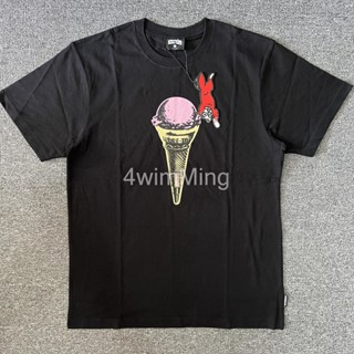 พร้อมส่ง เสื้อยืดแขนสั้น พิมพ์ลายไอศครีมสตรอเบอร์รี่ สีดํา สําหรับเด็กผู้ชาย