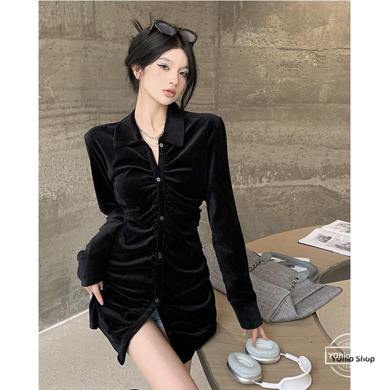 เสื้อเชิ้ต ผ้ากํามะหยี่ จับจีบ สีดํา ขนาดใหญ่ สไตล์เรโทร เหมาะกับฤดูใบไม้ร่วง สําหรับผู้หญิง