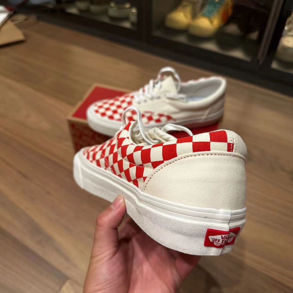 【สต๊อกพร้อม】cod Vans Era Crft ลายตารางหมากรุกกีฬาอินเทรนด์ผ้าใบต่ำสำหรับผู้ชายและผู้หญิงสีแดง รองเท