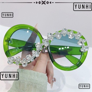 Yunhi Y2K แว่นตากันแดด กรอบกลม ประดับพลอยเทียม ป้องกัน UV400 โอเวอร์ไซซ์ แฟชั่น สําหรับชายหาด สตรีทแวร์ ปาร์ตี้