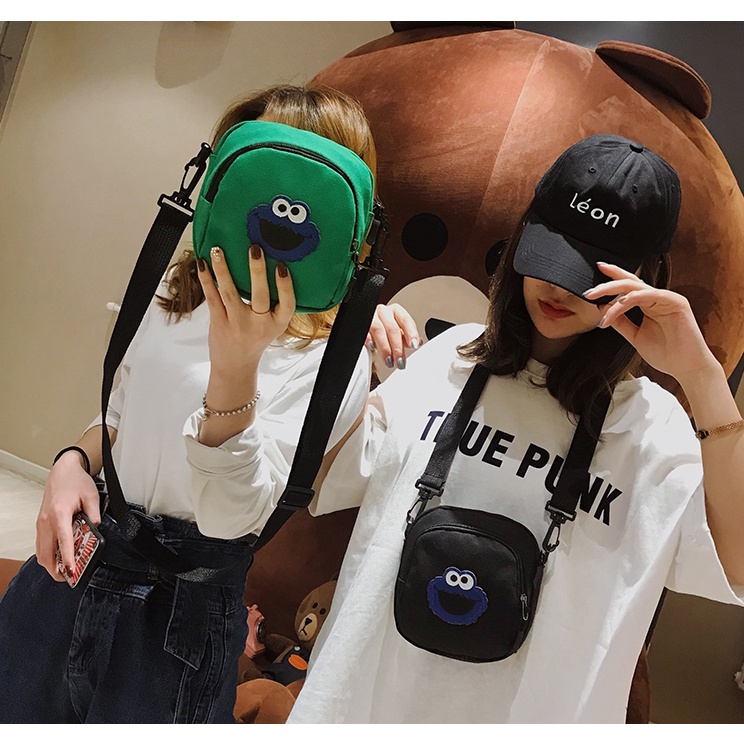 𝗦𝗔𝗟𝗘 กระเป๋าสะพายข้าง ลายการ์ตูน แอลโม่ **SALE ไม่มีประกันทุกกรณี** (E-655)