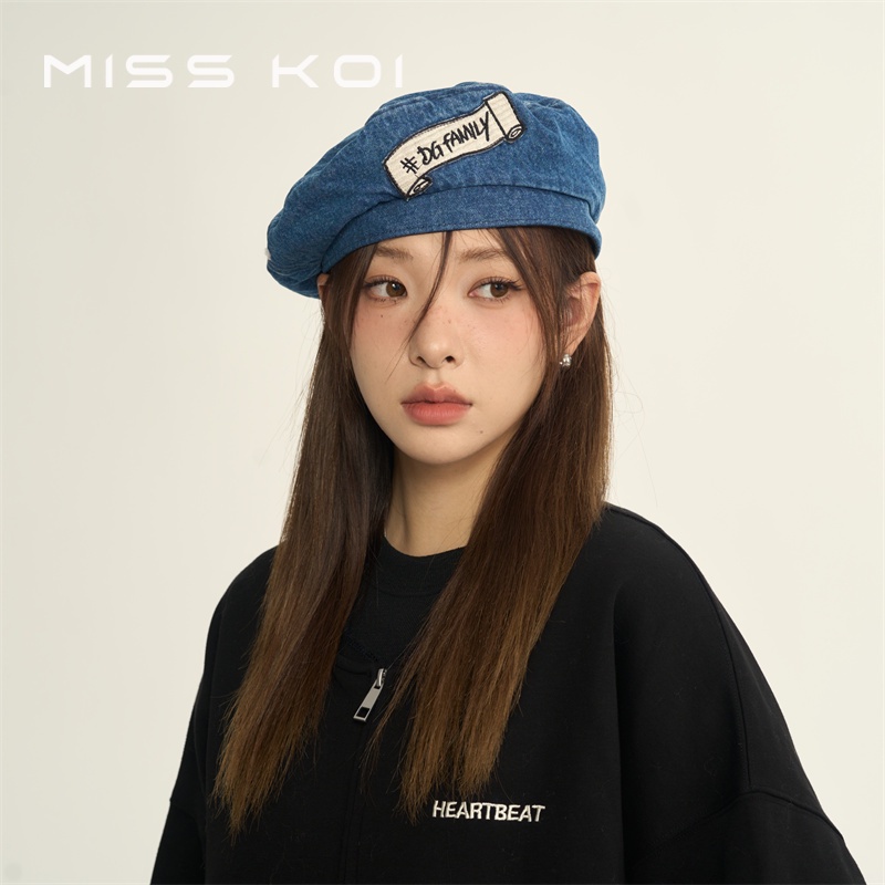 Misskoi [คลังสินค้าพร้อม] เวอร์ชั่นเกาหลีหญิง Patch ปัก Beret สไตล์ใหม่ All-Match Face-ดู Little Denim จิตรกรหมวก Beret Tren