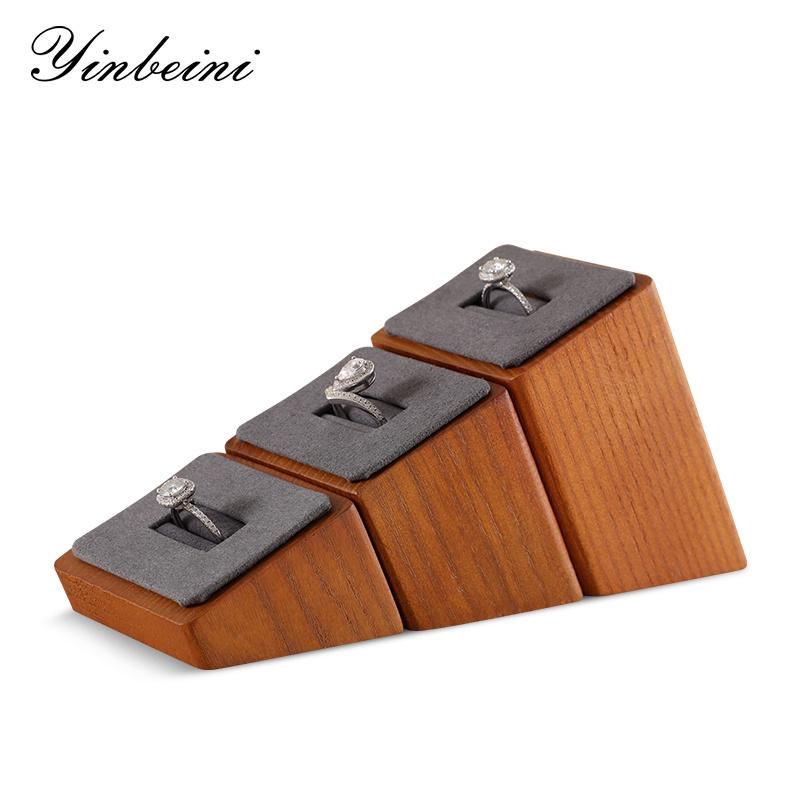 Yinbeini ที่วางโชว์แหวนไม้ 3 ชิ้นขาตั้งโชว์แหวนไมโครไฟเบอร์ที่เก็บแหวนชั้นวาง SM036