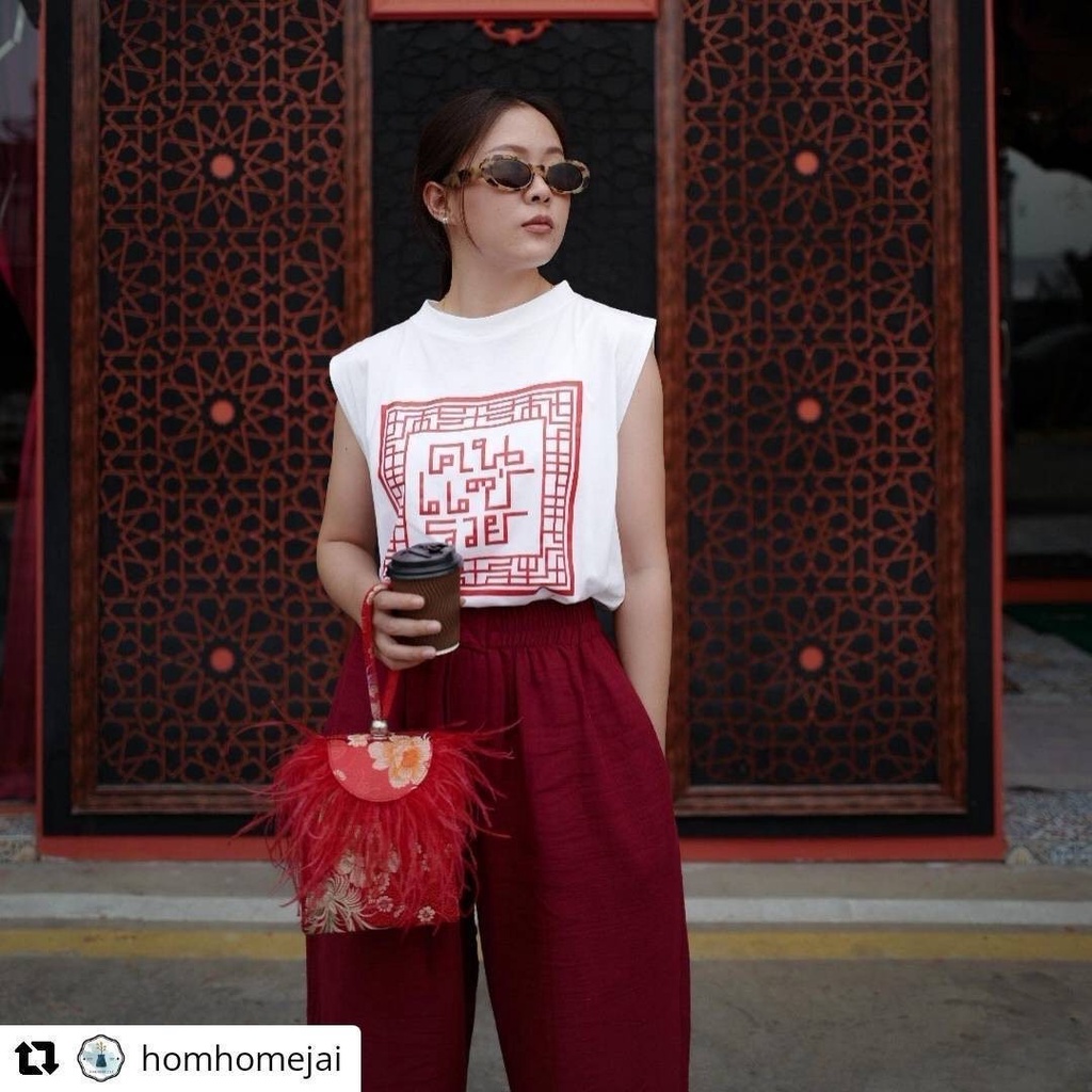 BANGKOK TALES: TOP-เสื้อยืด-แขนกุด-คนแซ่รวย-ขาว-48