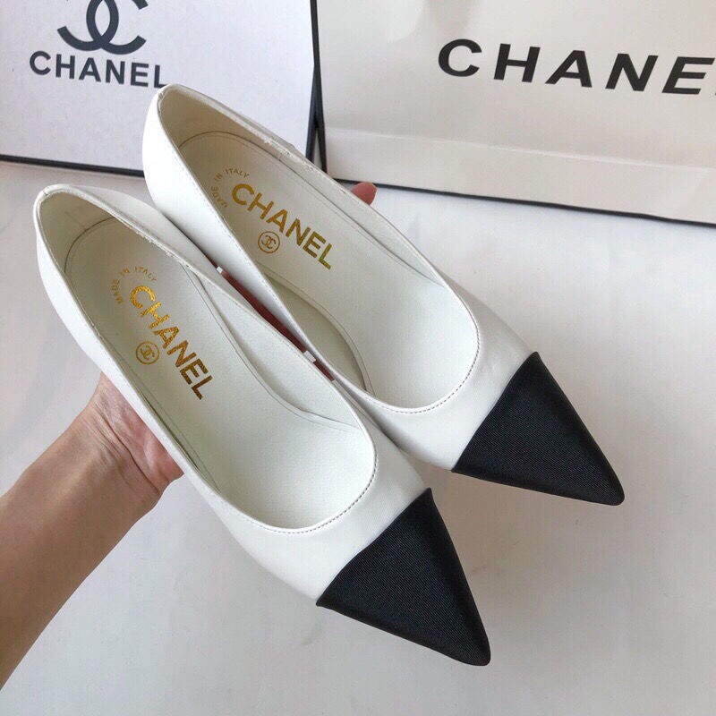 Chanel Double C CHANEL รองเท้าส้นสูง ผ้าไหม หัวแหลม ประดับไข่มุก เข้ากับทุกการแต่งกาย สําหรับผู้หญิง