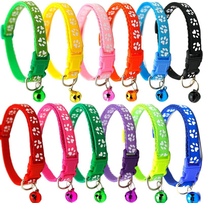 8 สี ปลอกคอสัตว์เลี้ยง รูปทรงดอกไม้ กระดิ่งแมว อกคอแมว แบบปรับขนาดได้ ปลอกคอลายรอยเท้าสัตว์น่ารัก