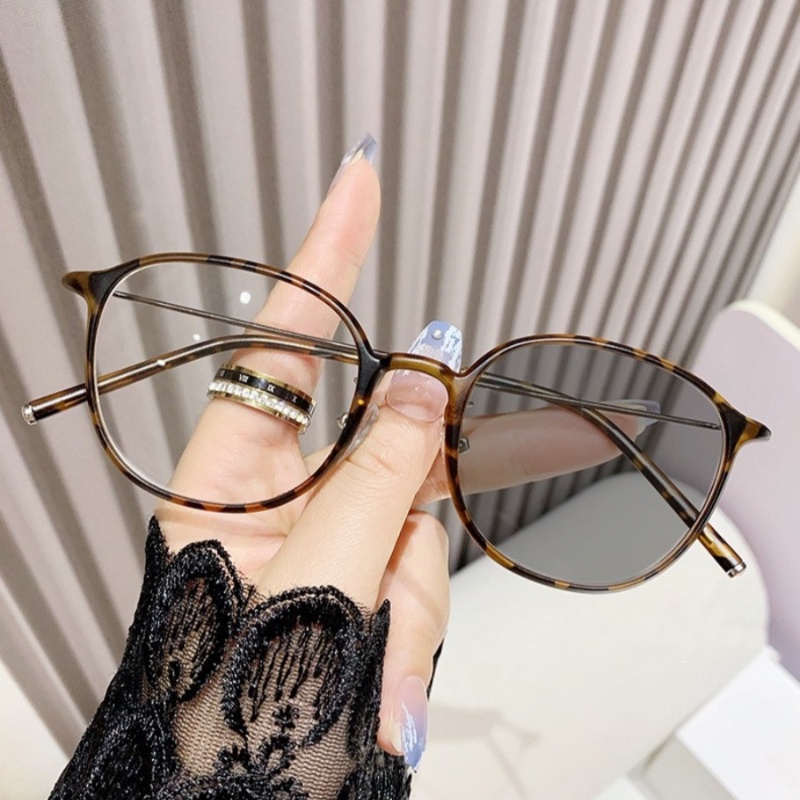 2024 แว่นตา Photochromic Anti Blu-ray แว่นตา Super Light สำหรับผู้สูงอายุ