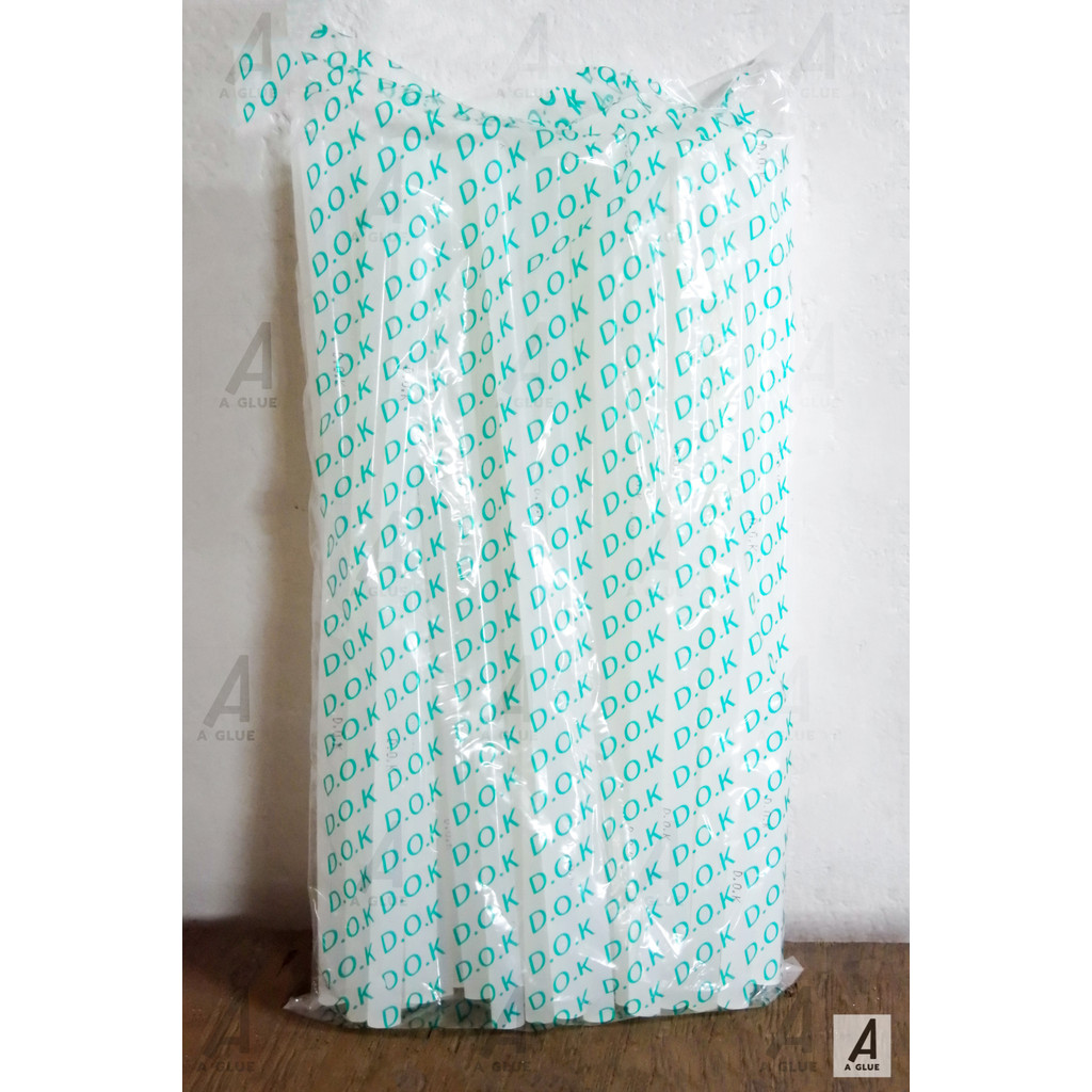 (พร้อมส่ง)กาวแท่ง กาวร้อน ไส้ปืนกาว 1KG แท่งใหญ่ 30CM ตรา D.O.K. ติดได้แน่น ทนนาน คุณภาพดี