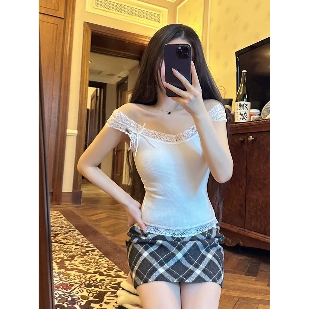 QY.Shop⭐️สินค้าราคาพิเศษ⭐️เสื้อกล้ามลูกไม้ แต่งโบว์ น่ารักมาก มีฟองน้ำสีพาสเทลยืดกำลังดี 