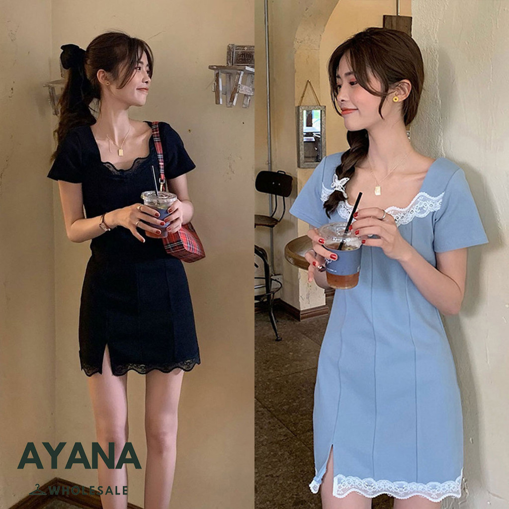 ชุดเดรสผ่าข้างผ้ายืด เนื้อนิ้มประดับด้วยผ้าลูกไม้ แขนสั้น สีพื้น